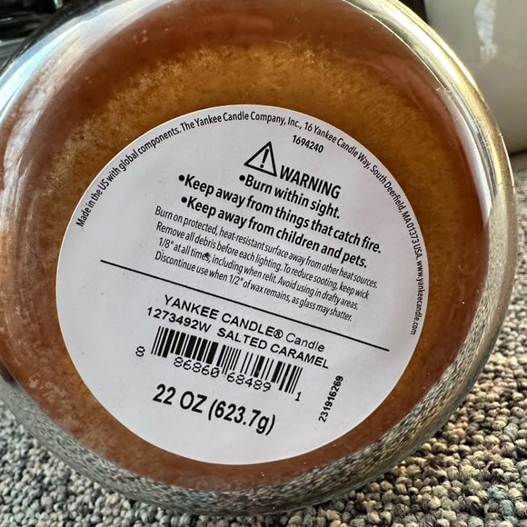 1 New Salted Caramel Yankee Candle with lid NEW - Picture 3 of 4